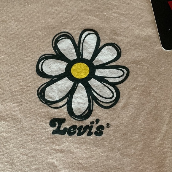 BNWT Levis TShirt - Picture 2 of 6